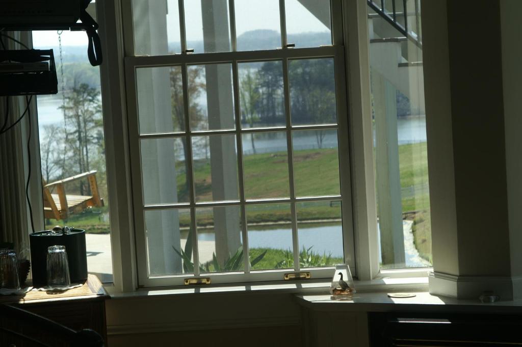 Whitestone Country Inn Kingston Ruang foto